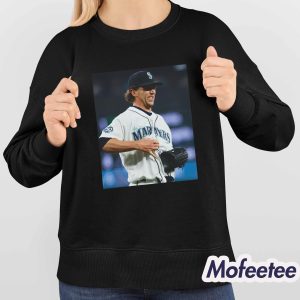 Mariners Catch Ball in Shirt 4